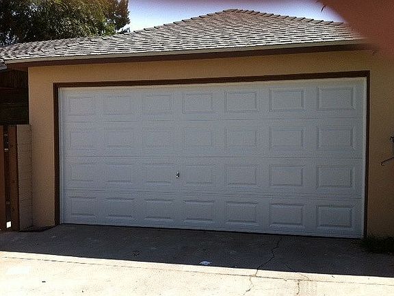 2nd image of 215 W Linden Ave