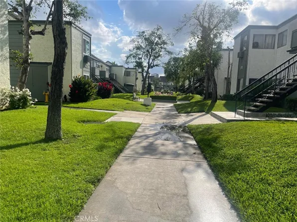 619 N Bristol St Unit 17, Santa Ana, CA 92703