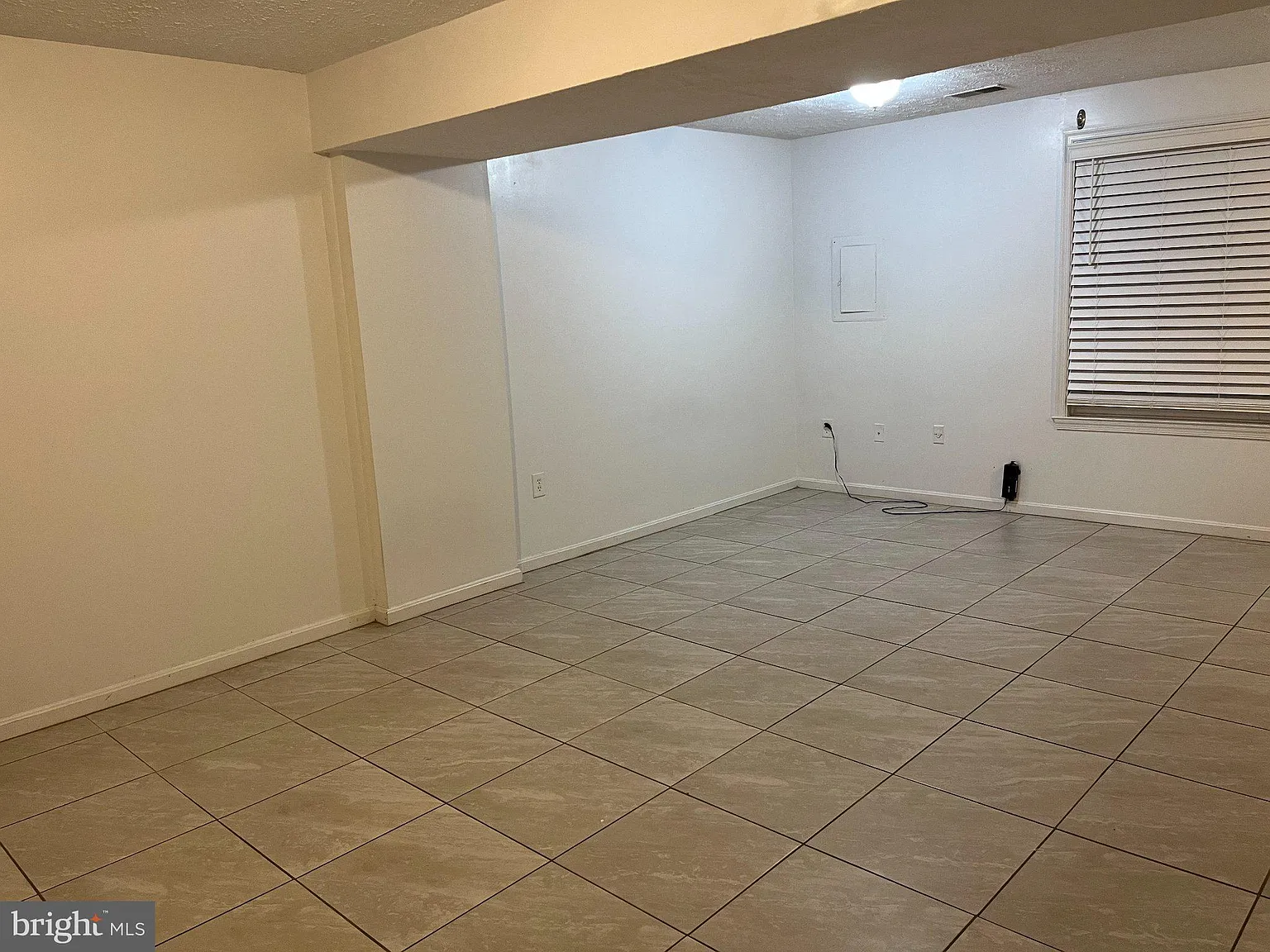 Studio, 1810 sqft, $1,100 — Photo 4