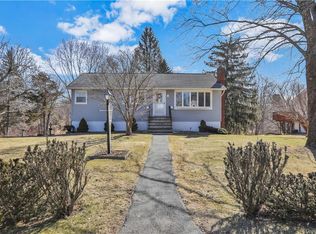 90 Cortlandt Rd, Mahopac, NY 10541