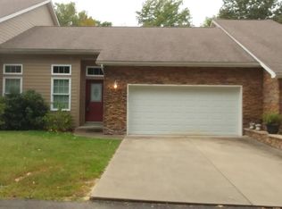 979 Summerlee Rd, Oak Hill, WV 25901