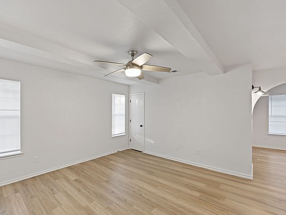 2nd image of 1106 Stonehaven Blvd #1
