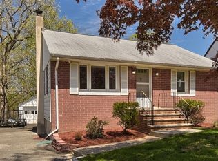 35 New St, Wayne, NJ 07470