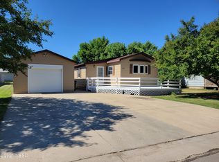 1306 3rd Ave SW, Watertown, SD 57201