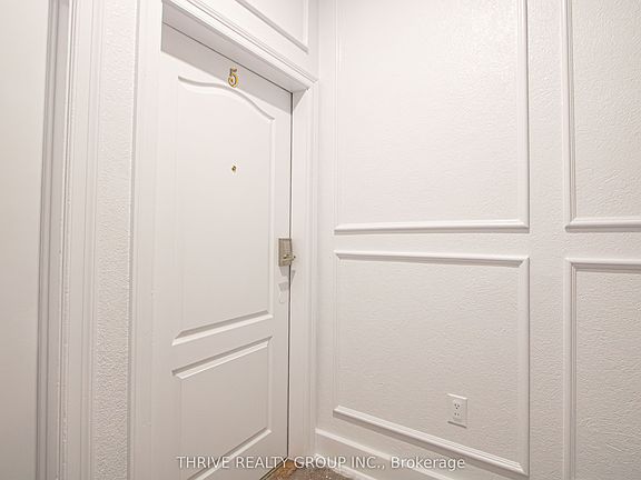 4th image of 140 Ridout St S #5