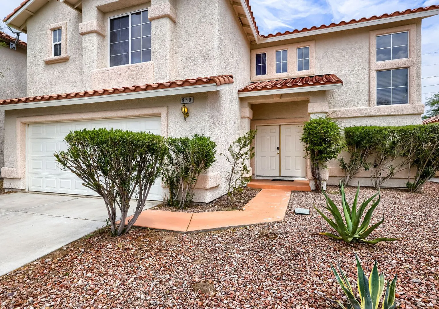 Spacious 3-Bedroom Home with Loft & Backyard Retreat! — Photo 2