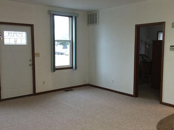 4th image of 607 Richmond Ave APT 2