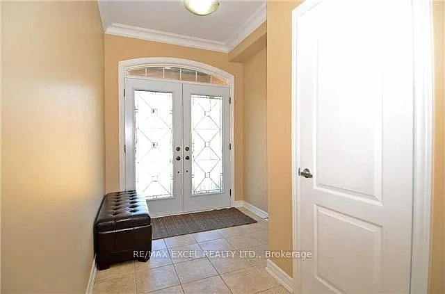 5 bed, $4,250 — Photo 2
