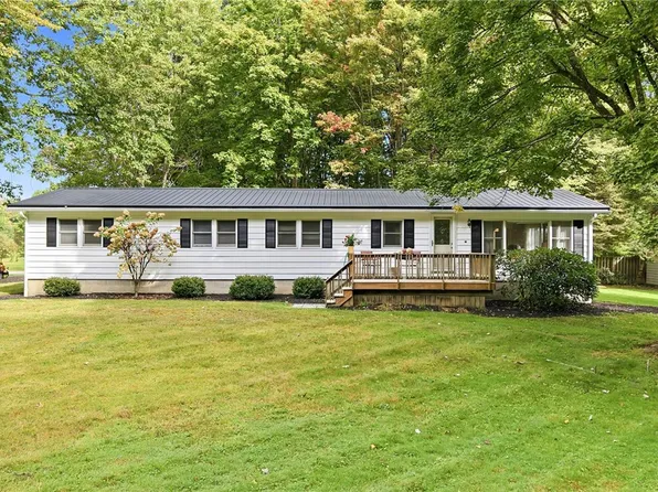 5745 Cassady Rd, Hermitage, PA 16148