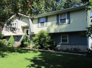 303 Prospect St, Plantsville, CT 06479
