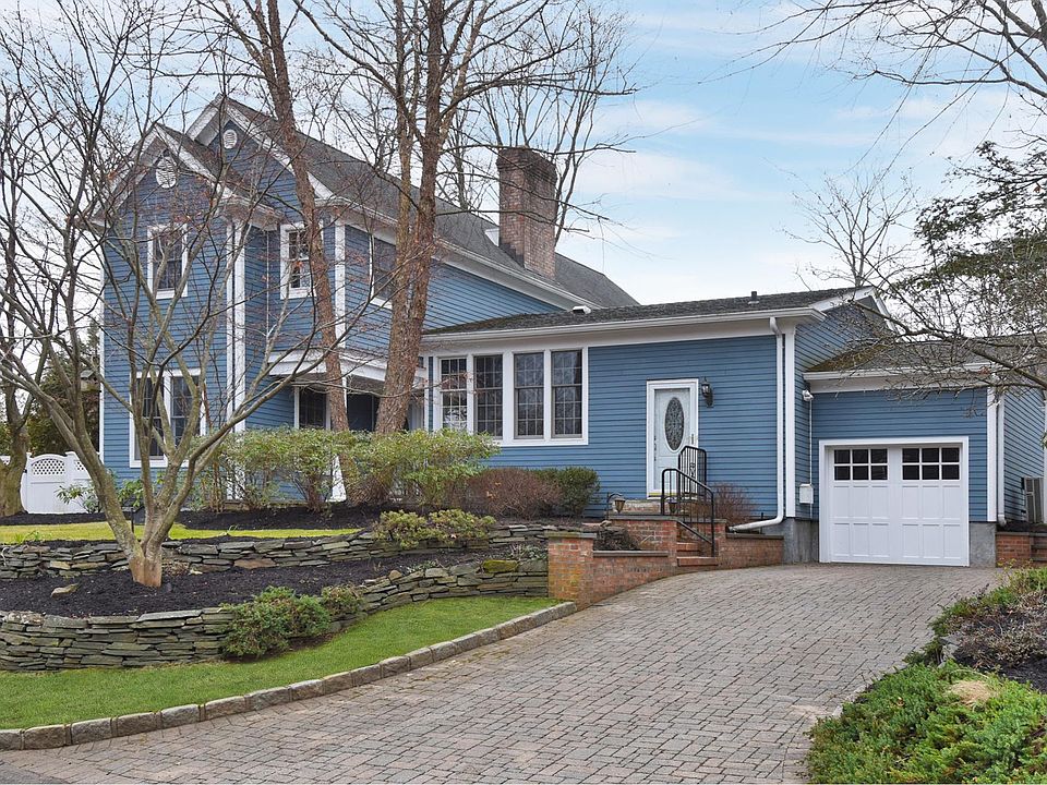 1st image of 388 Carpenter Ave