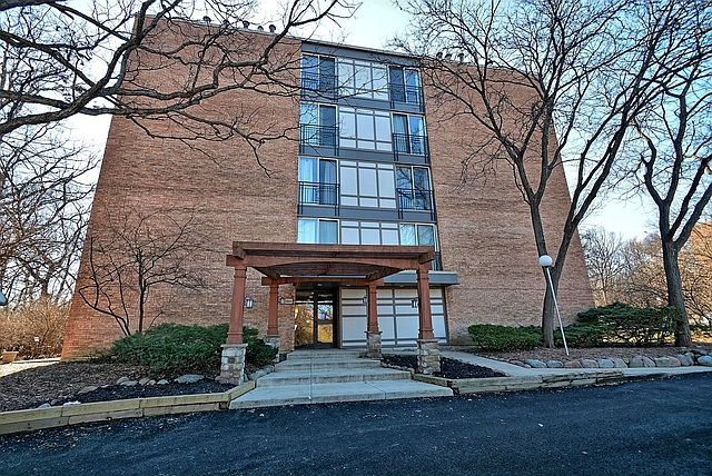 1st image of 5820 Oakwood Dr Unit 3H