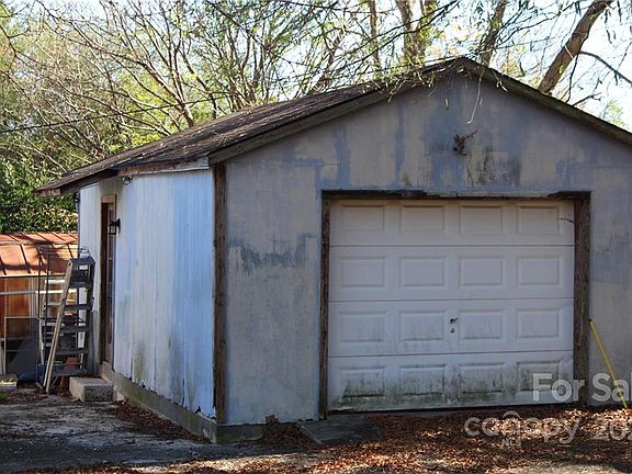 4th image of 208 Stowe Acres