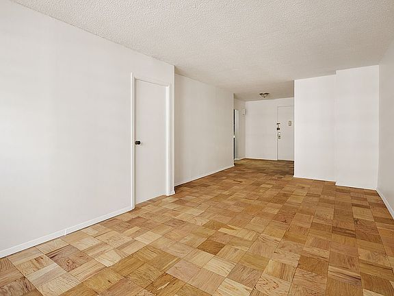 2nd image of 200 E 24th St APT 503