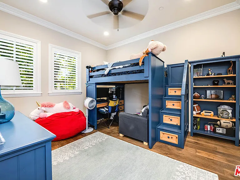 10515 Whipple St — Photo 31