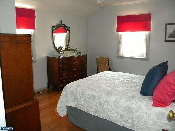 4th image of 1742 Hawthorne Ave