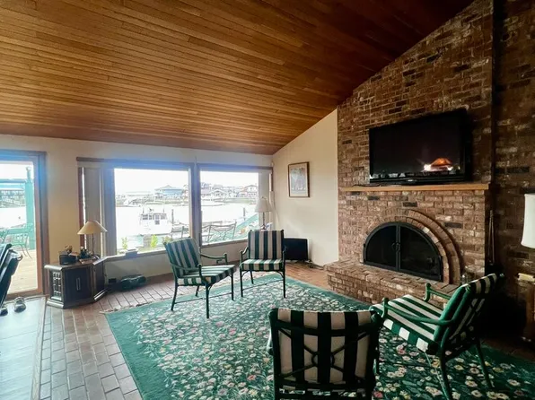 4079 Saltspring Dr, Ferndale, WA 98248