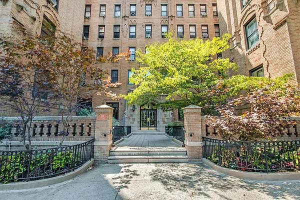 Sold by Compass | media 5