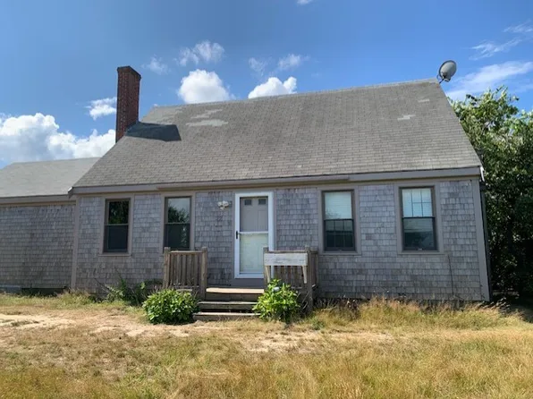 22 Hawthorne Ln, Nantucket, MA 02554