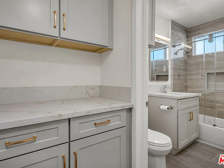 2027 Euclid St #C — Photo 9