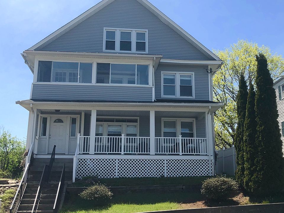 46 Riverside Drive, Fairfield CT 06824 3rd Floor Unit