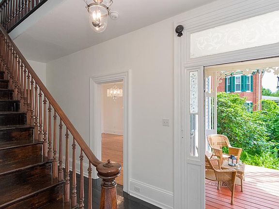3rd image of 147 Chapel Ave