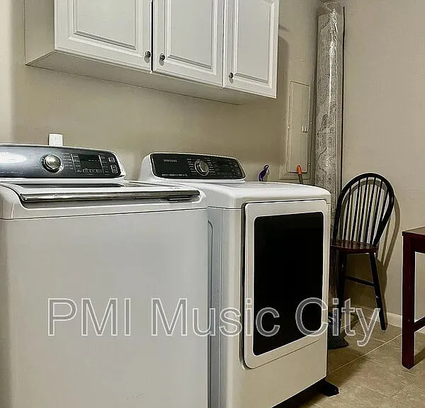 322 Arrington St — Photo 16