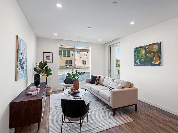 5th image of 714 N Sweetzer Ave APT 201