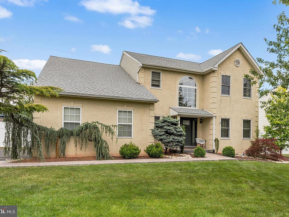 1st image of 217 Wayside Dr