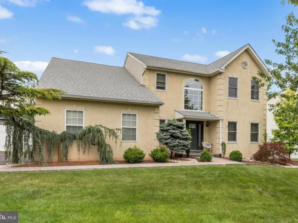 217 Wayside Dr, Warrington, PA 18976
