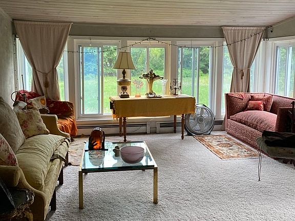 Upstairs Living Room 