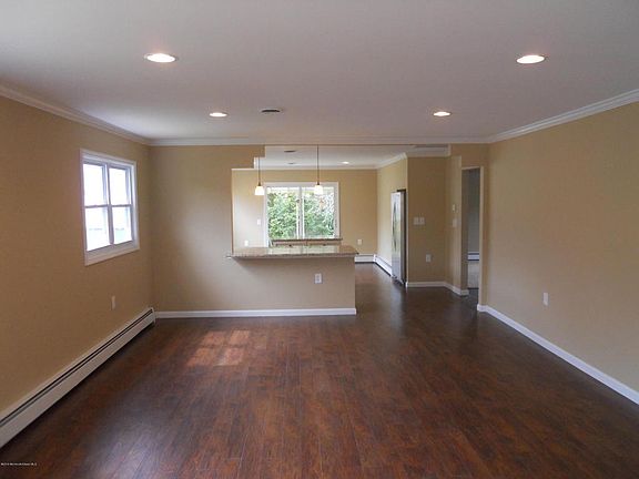 3rd image of 4 Pavilion St