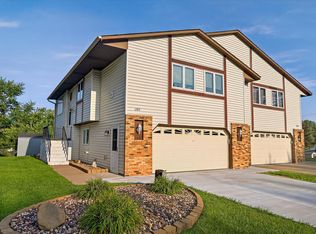 1289 Farrell St N, Maplewood, MN 55119