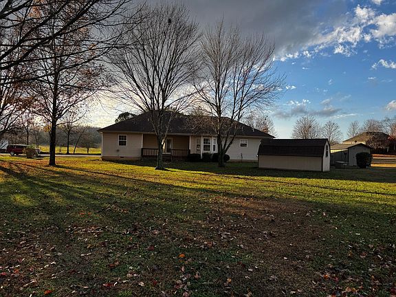 3rd image of 1916 Meadowbrook Drive