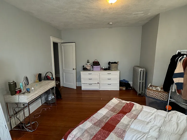 71 Foster St #2R — Photo 9