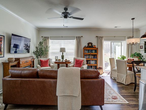 5th image of 1039 Saylors Pl
