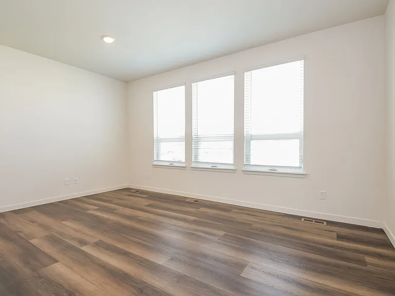 4734 N Tower Ct — Photo 8