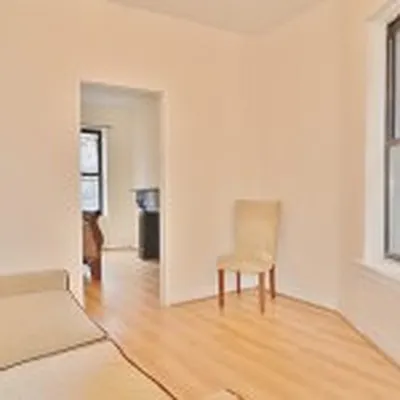 Rented by Park Property Advisors | media 20