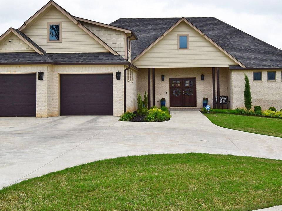 1st image of 583 Woodlands Dr