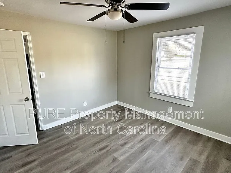 920 Holt St — Photo 12