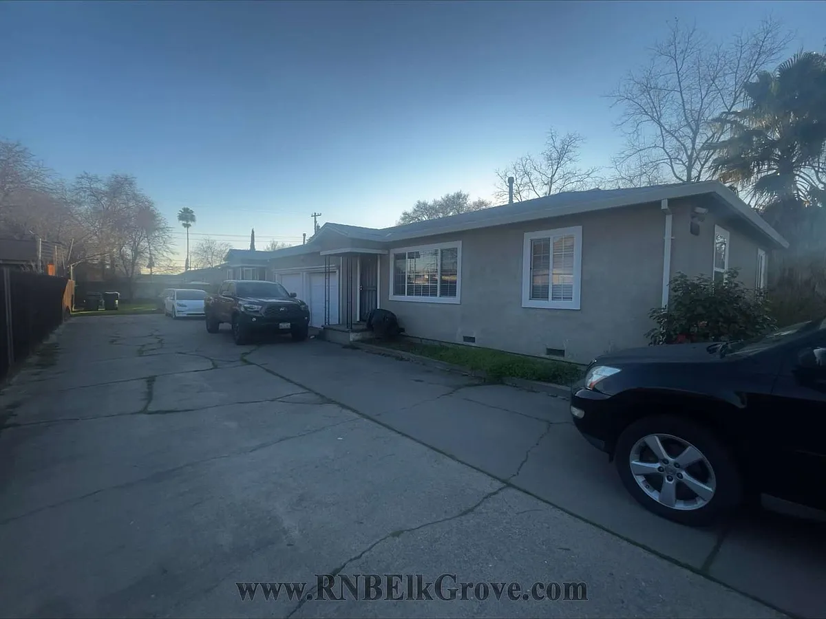 Building Photo - 3600 26th Ave #B
