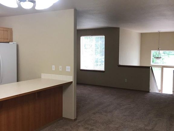 3rd image of 21306 110th Street Ct E