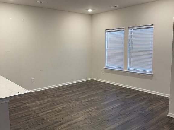 3rd image of 318 Trego Ave