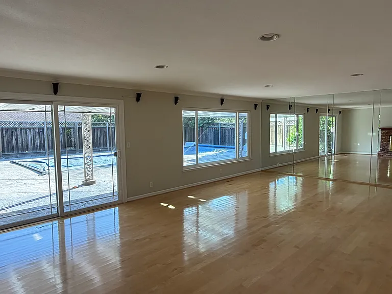 37843 Menard Ct — Photo 4