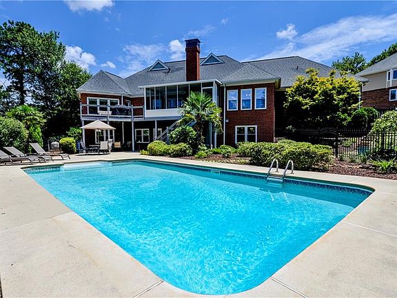 2nd image of 1090 Saddle Lake Ct