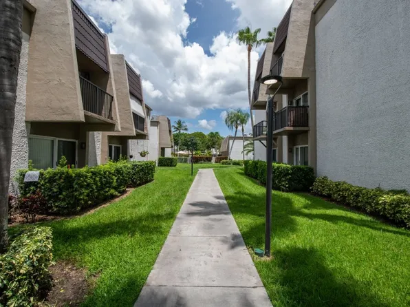 Legacy Harbour Key, 11033 N Kendall Dr #R206, Miami, FL 33176