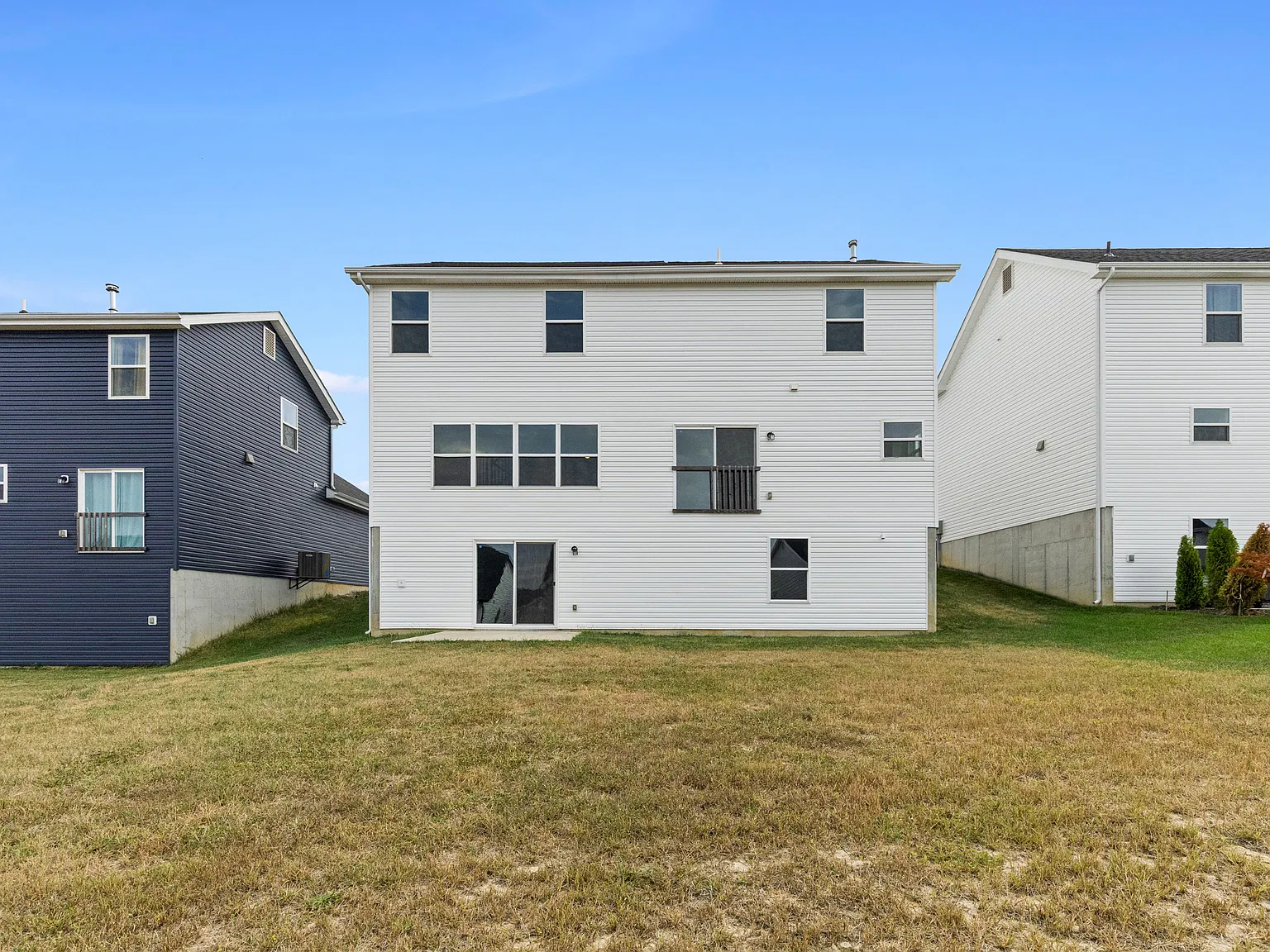 4 bed, 2548 sqft, $2,950 — Photo 3