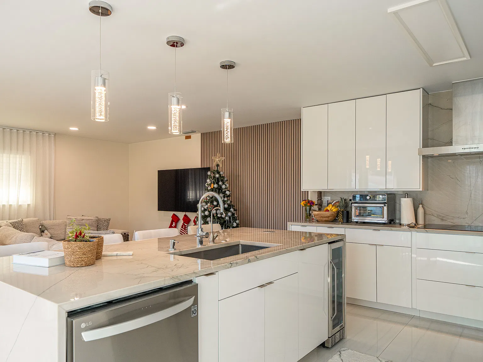 3 bed, 2.5 bath, 1720 sqft, $21,369 — Photo 1