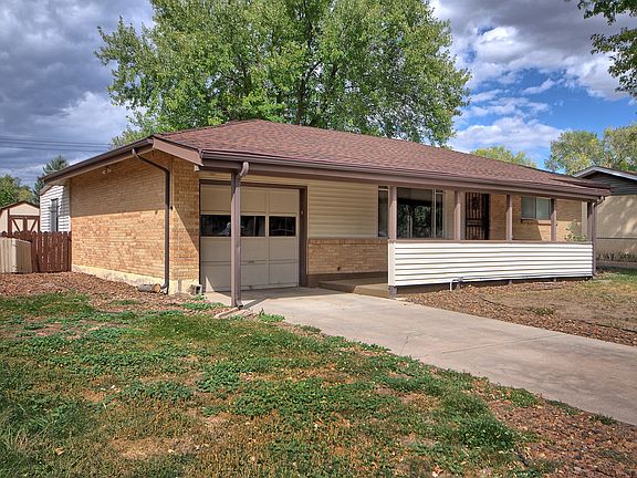Large covered front porch!