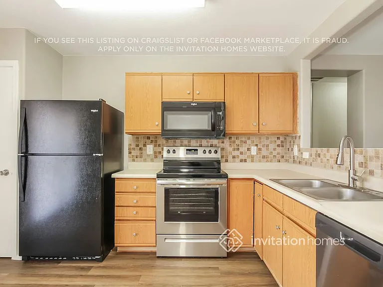 11765 W Dahlia Dr — Photo 5